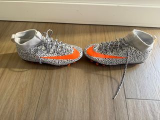 Botas de fútbol Nike Talla 32