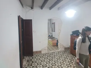 Baldosa hidráulica con cruz de lis