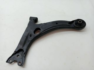 BRAZO SUSPENSION INFERIOR DELANTERO DERECHO TOYOTA COROLLA V