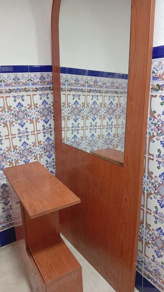 Mueble recibidor con espejo y cajones