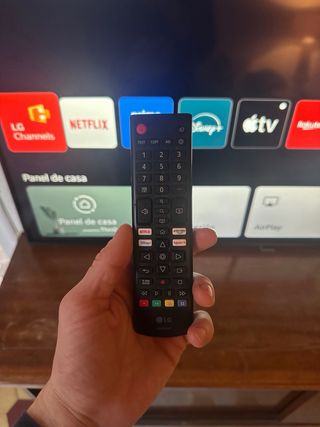 Smart TV LG 65” 4K del 2023 y soporte