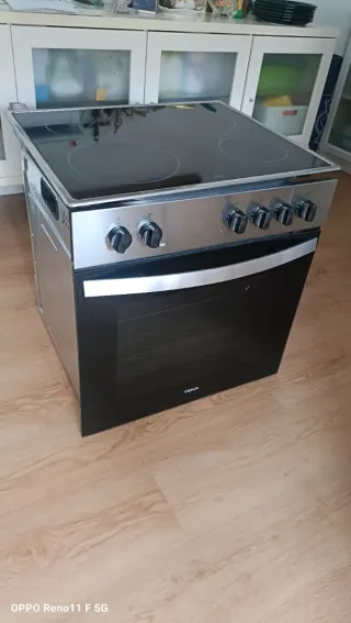 Horno y vitrocerámica Teka