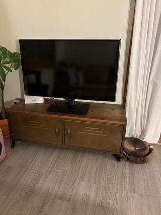 Mesa TV estilo industrial, ancho 115, profundo 40