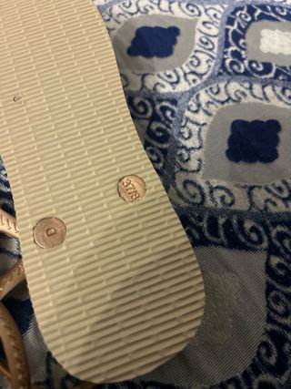 Sandalias Havaianas Beige y Doradas Talla 37