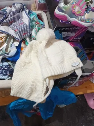 Gorro de bebé Mou blanco y azul