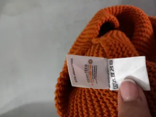 Tiara tejida naranja