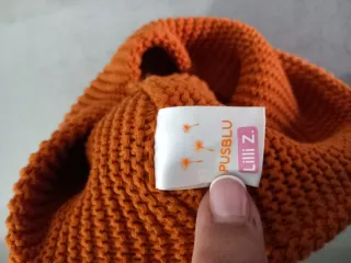 Tiara tejida naranja