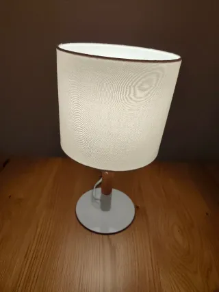 Juego 2 Lámparas Mesilla Madera y Blanco