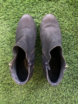 Botín cuña piel negro/gris