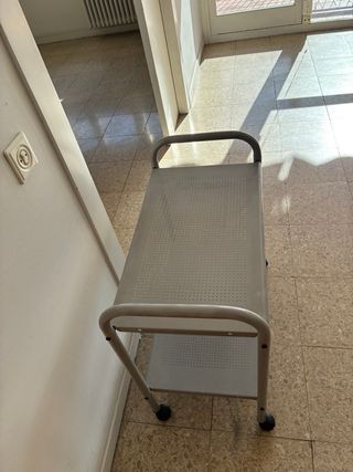 Carrito Metálico con Ruedas