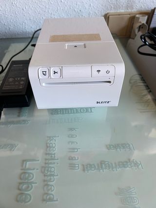Impresora de etiquetas LEITZ blanca