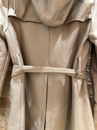 Chubasquero Zara Beige Mujer