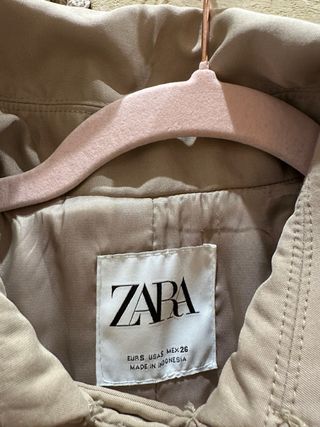 Chubasquero Zara Beige Mujer
