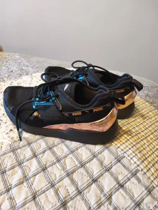 Zapatillas Puma Muse X-2 Metallic Negro/Dorado