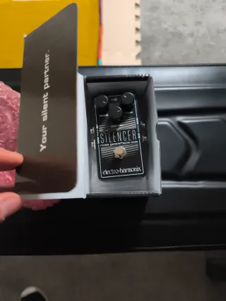 Electro-Harmonix Silencer Pedal
