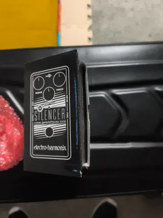 Electro-Harmonix Silencer Pedal