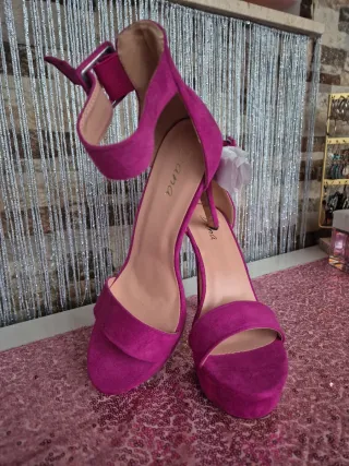 Zapatos de tacón fucsia