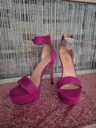 Zapatos de tacón fucsia