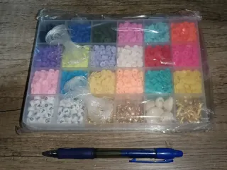 Kit artigianato per bambini: collane e braccialetti