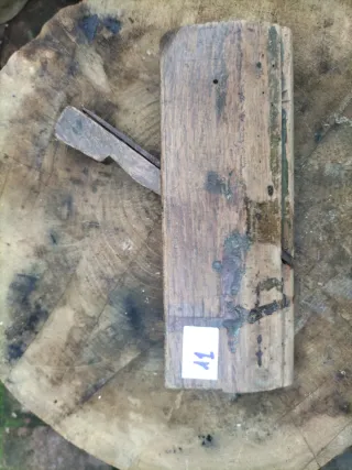 Cepillo de carpintero antiguo