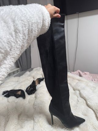 Botas altas de tacón negras