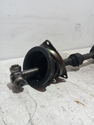 TRANSMISION DELANTERA IZQUIERDA MITSUBISHI CARISMA BERLINA 4