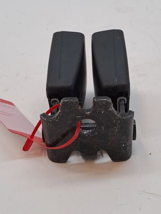 ENGANCHE CINTURON FORD FOCUS LIM. (CB8)