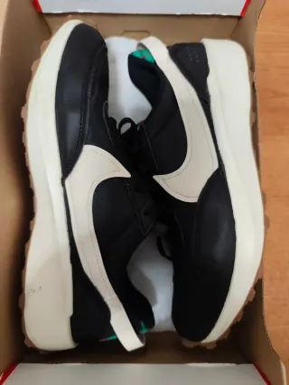 Zapatillas Nike Hombre Negras y Blancas