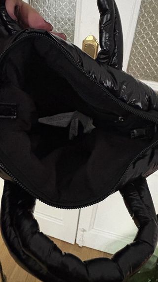 Bolso negro acolchado Stradivarius