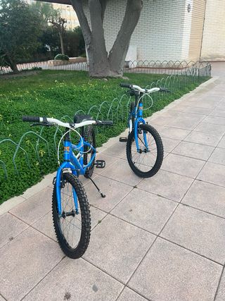Bicicleta infantil azul