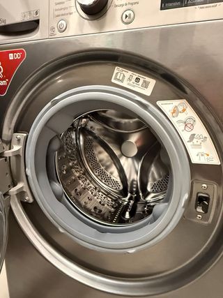 Lavadora LG 8.5kg 1200rpm fondo estrecho