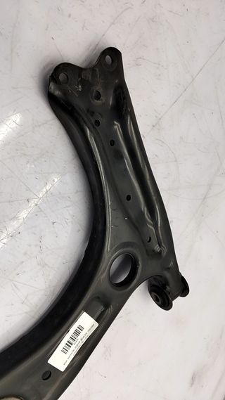 BRAZO SUSPENSION INFERIOR DELANTERO IZQUIERDO VOLKSWAGEN POL (3)