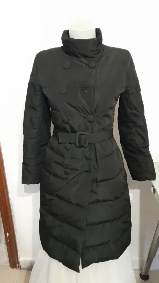 Abrigo acolchado Purificación García negro