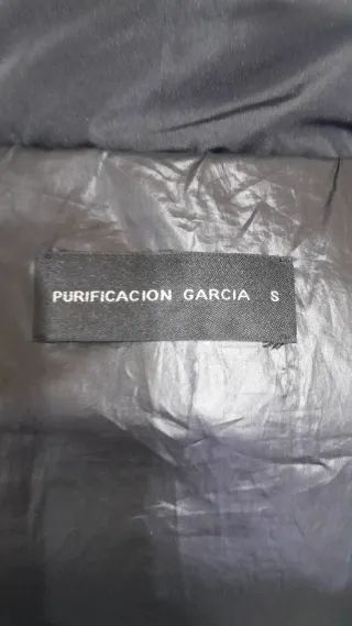 Abrigo acolchado Purificación García negro