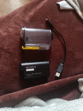 Cámara Sony Exmor R SteadyShot HDR-AS20