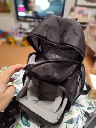 Cámara Nikon D3400 con accesorios