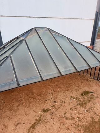 Montera de cristal y metal