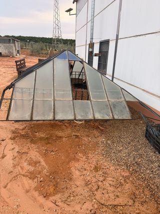 Montera de cristal y metal