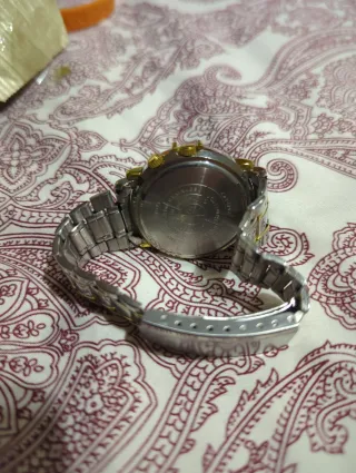 Reloj Armitron Multifunción Dorado y Plateado