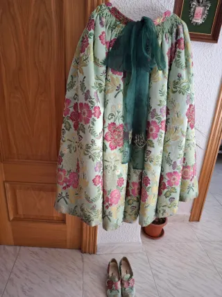 Traje de Fallera verde y rosa
