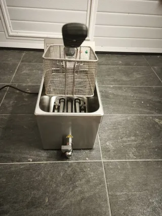 Freidora Eléctrica Makro 8L