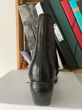 Botas de piel negras tacón. Usadas dos veces.