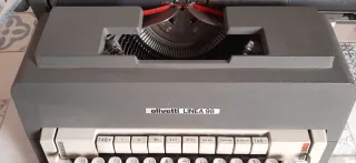 Máquina de escribir Olivetti Linea 98