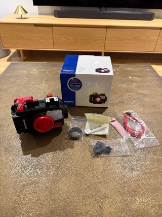 Kit Cámara Submarina Olympus + Carcasa + Foco