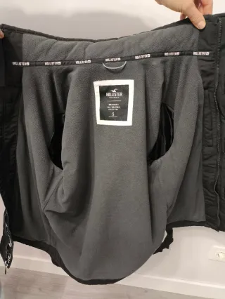 Abrigo Hollister Negro