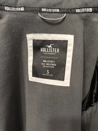 Abrigo Hollister Negro