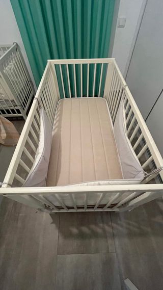 Cuna Ikea con colchón y chichonera