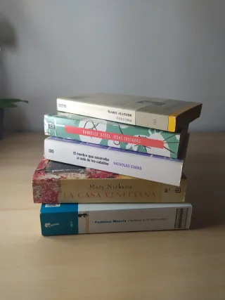 Lote de 5 novelas 15€