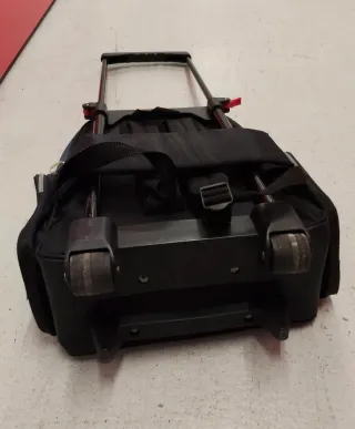 Mochila escolar negra y gris con ruedas