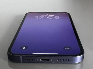 iPhone 12 Morado Muy Cuidado